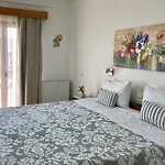 Floros Apartments